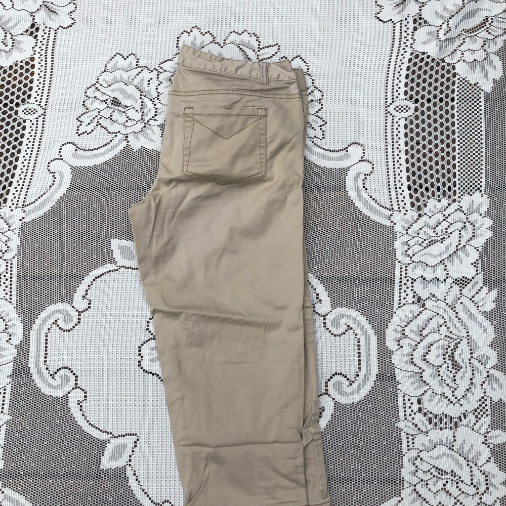 Khaki capris